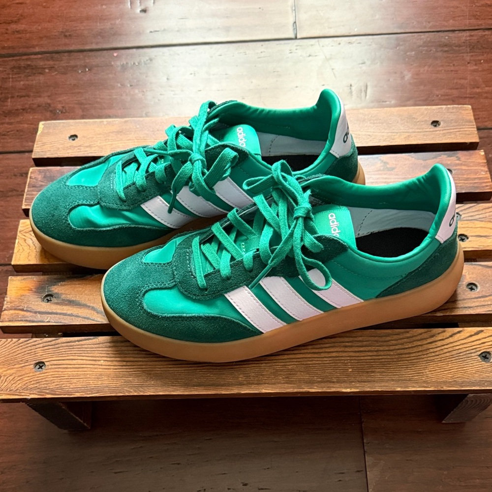 Adidas Women's Barreda Decode sneakers
